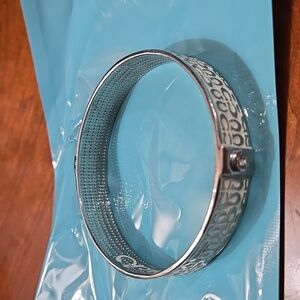Coach EUC Chunky Kissing C's Silvertone Bangle